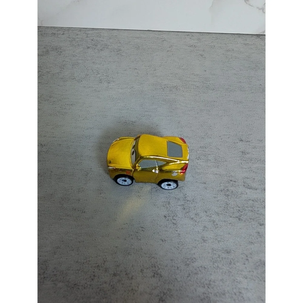 Mattel‎ FBG78 METALLIC CRUZ RAMIREZ #38 Disney Pixar Cars 3 Mini Racer